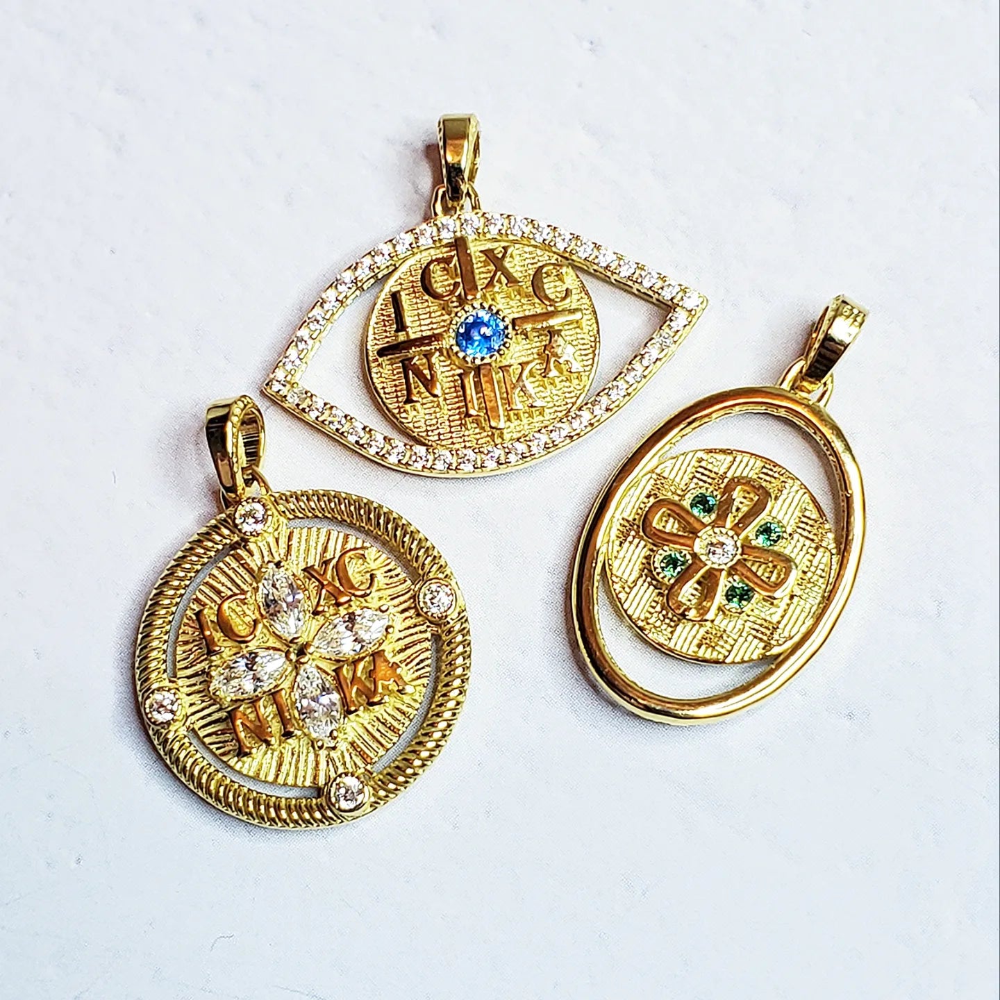 Double-sided Oval, Emerald Konstantinato Cross