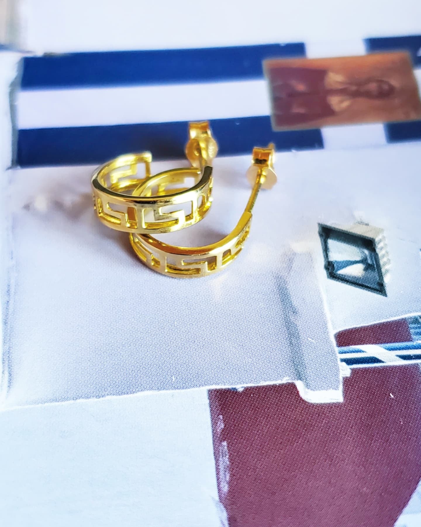 Meandros Huggie Earrings